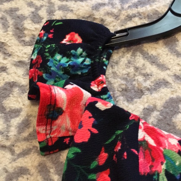 Dress - Picture 3 of 7